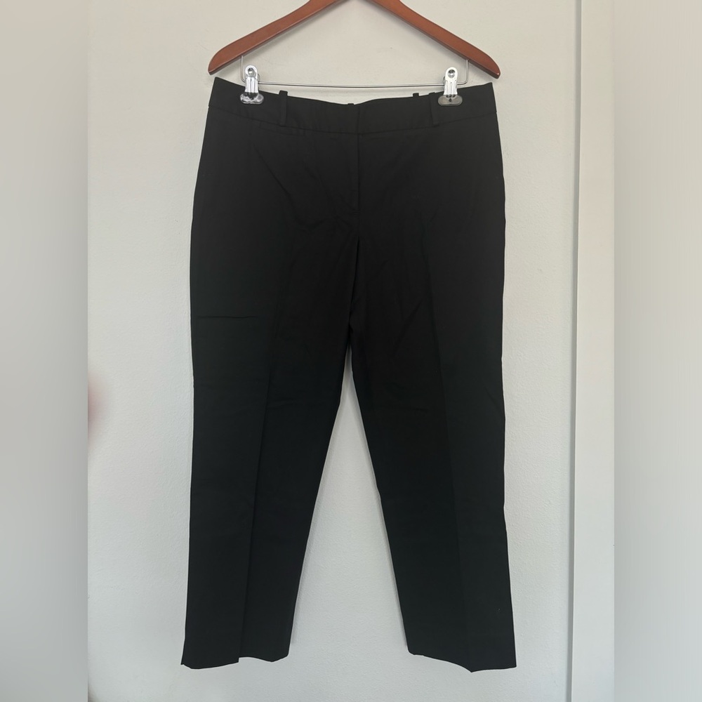 Tahari NWT women’s black cropped slacks Sz 10